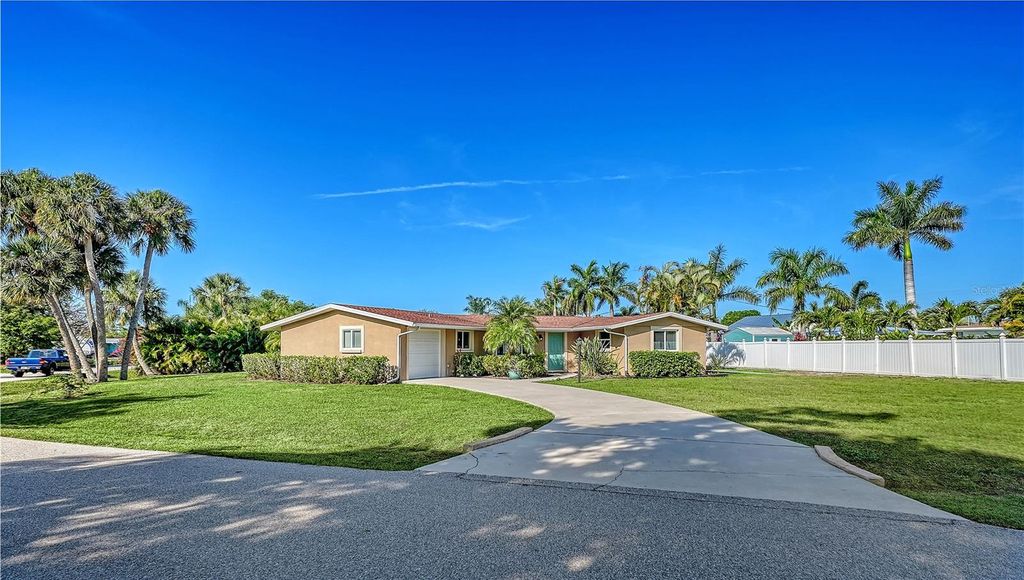 Photo of 6620 Avenue C, Sarasota, FL 34231 (MLS # A4688501)
