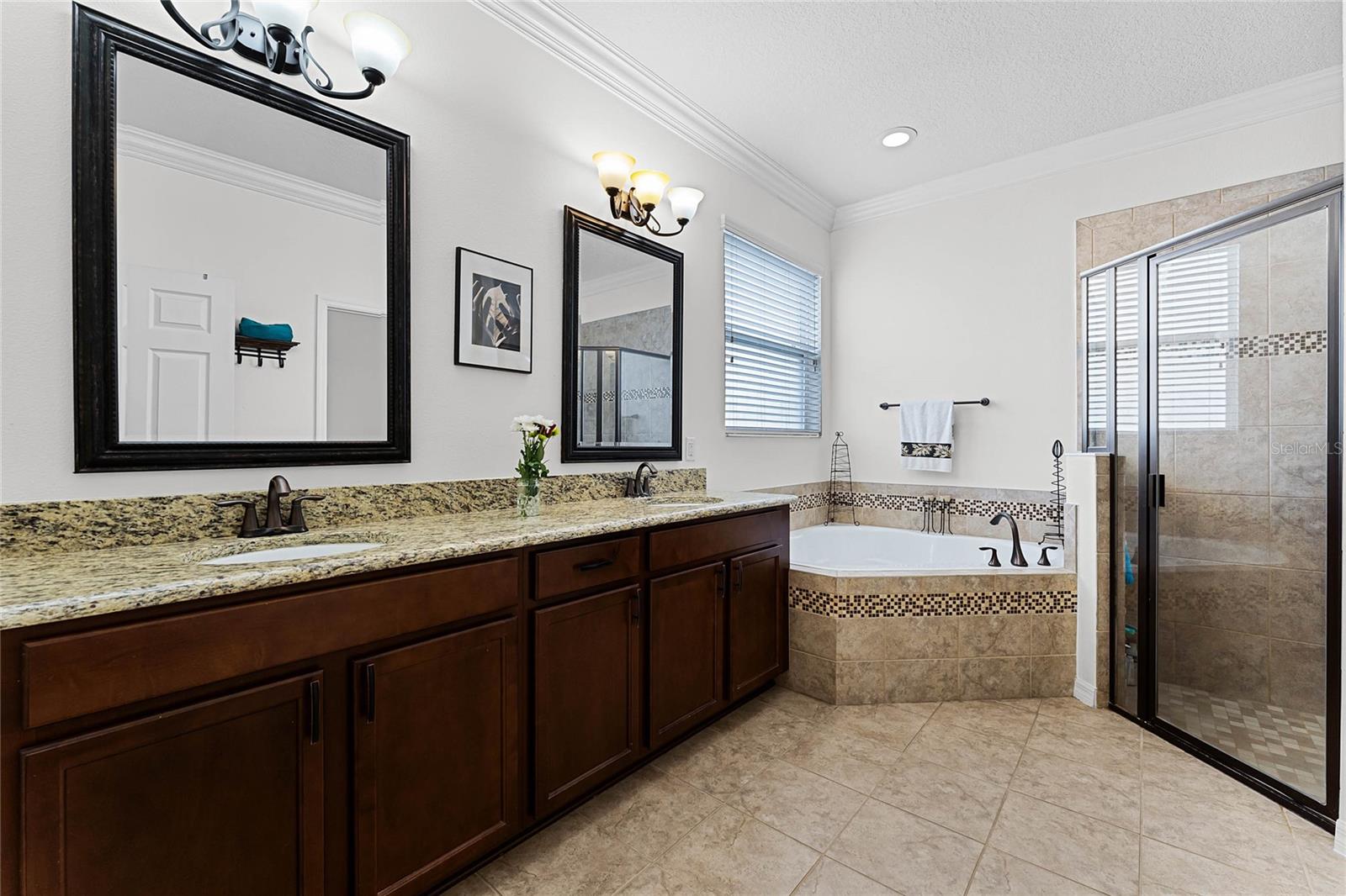 NOVA GROVE - Residential