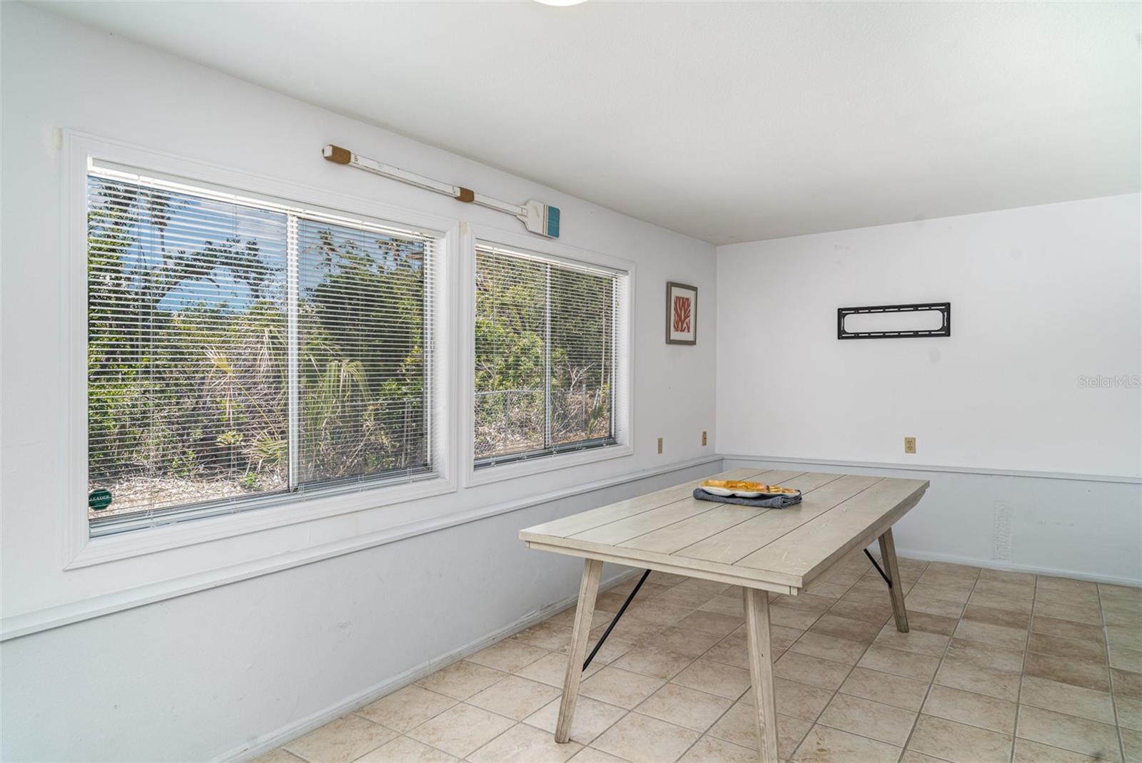 MIRA MAR EXIT - Residential