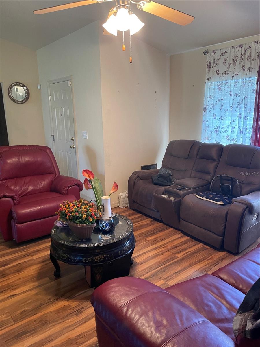 SILVER SPGS SHORES UN 18 - Residential