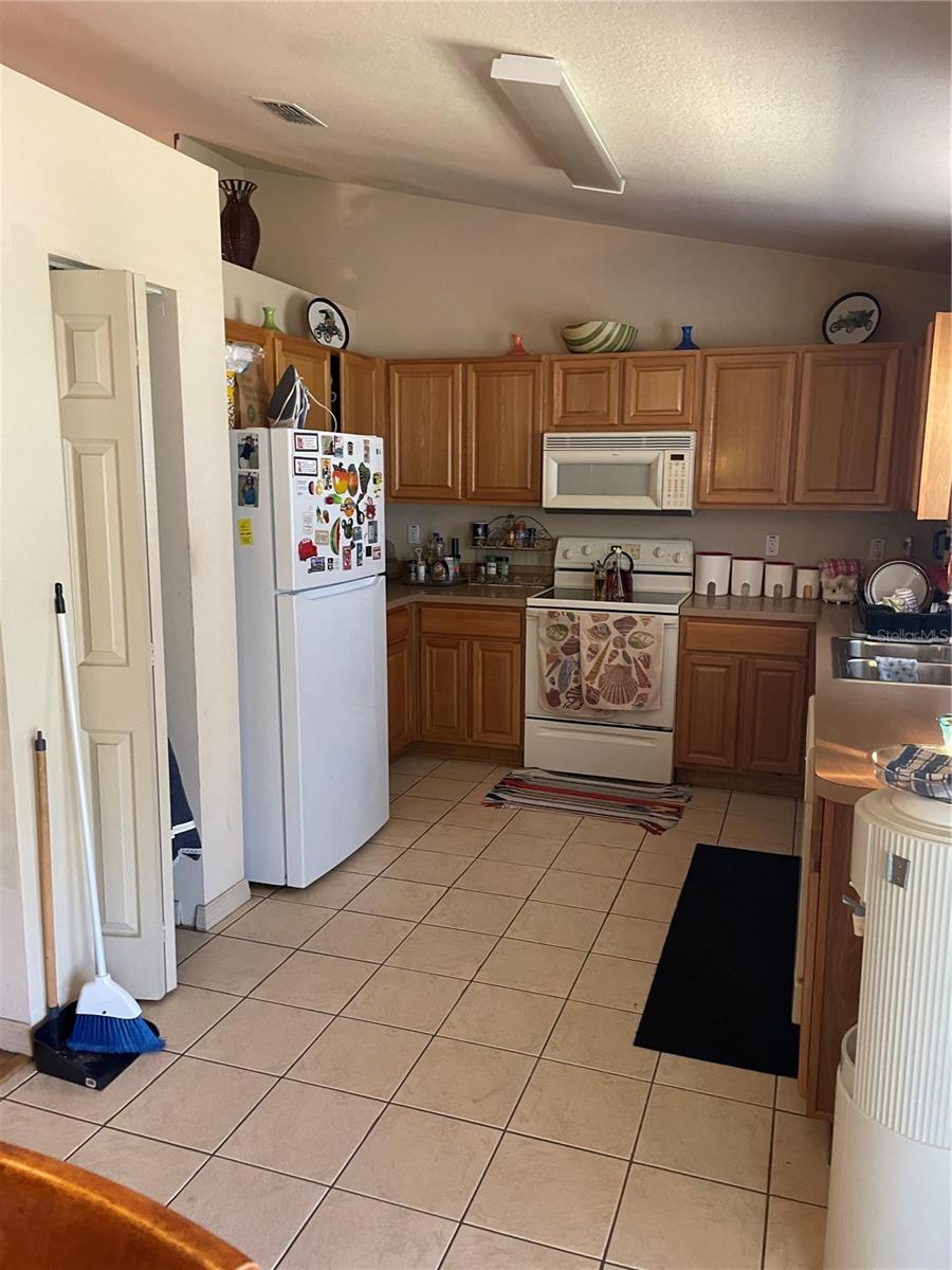 SILVER SPGS SHORES UN 18 - Residential