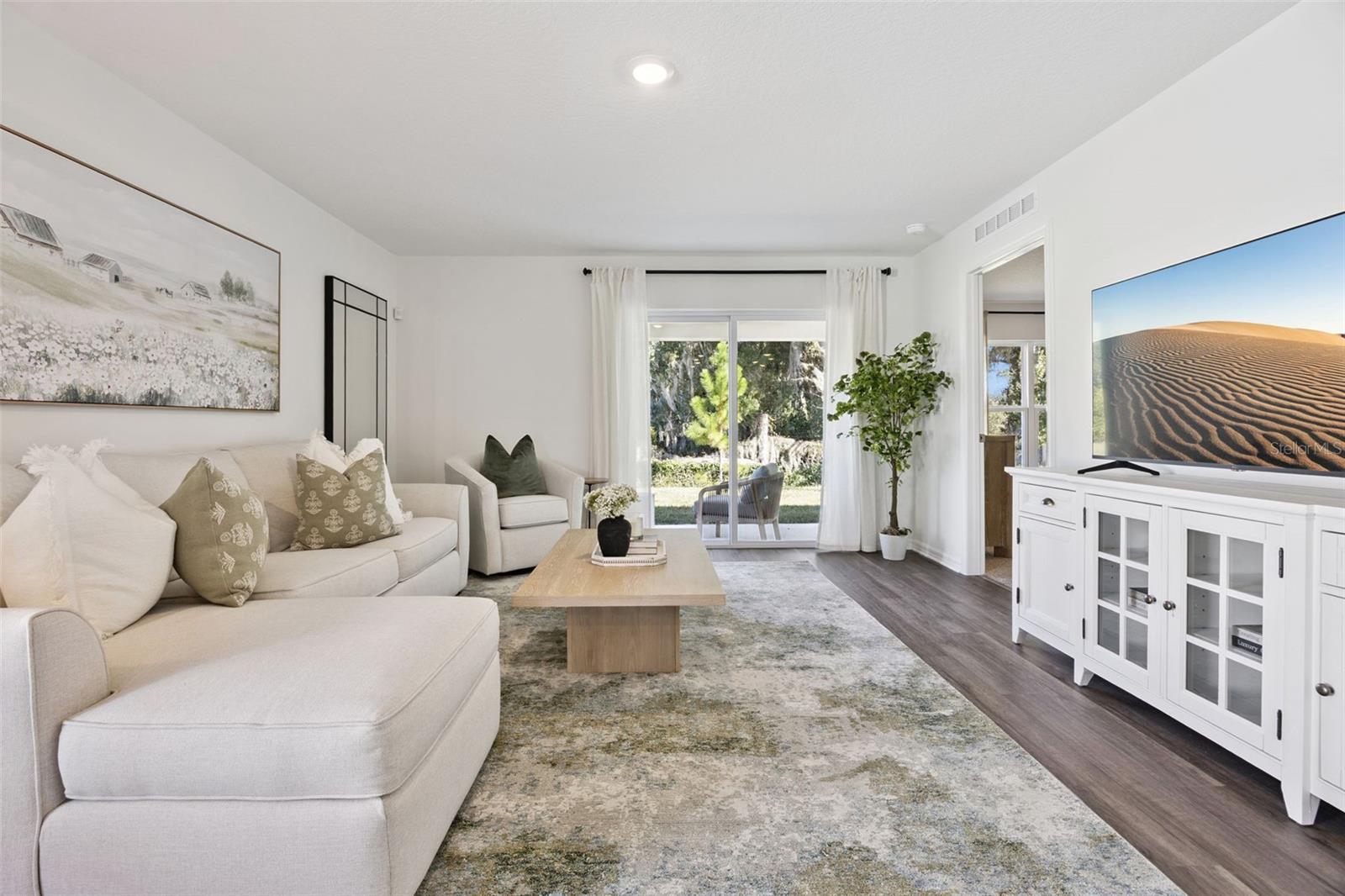 MAGNOLIA POINTE - Residential