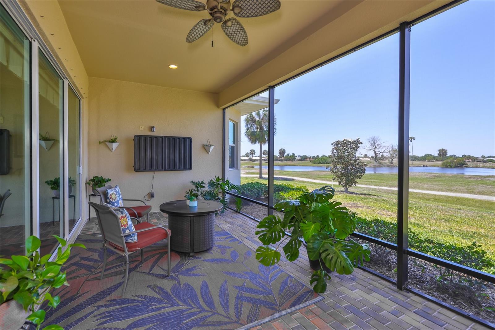 SUN CITY CENTER UNIT 274 & 2 - Residential