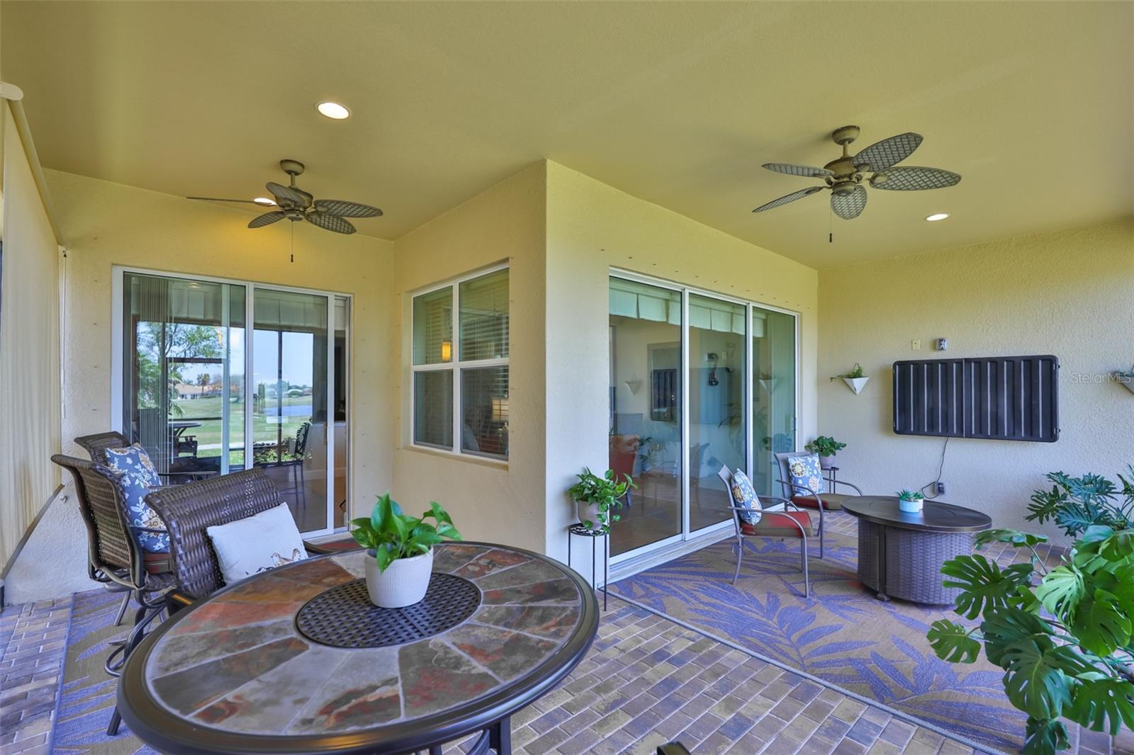 SUN CITY CENTER UNIT 274 & 2 - Residential