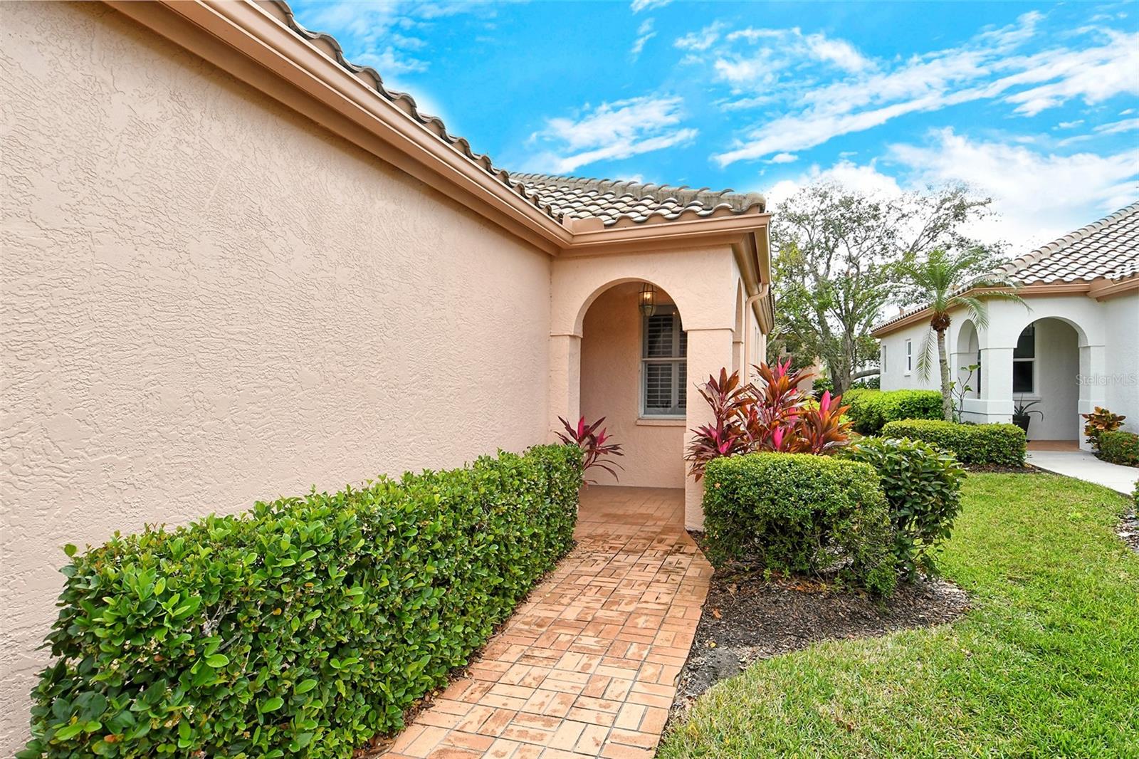 3814 MIRA LAGO DRIVE