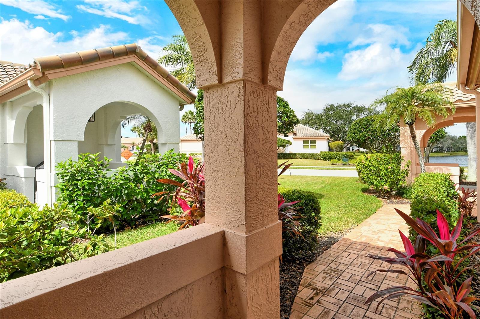 3814 MIRA LAGO DRIVE