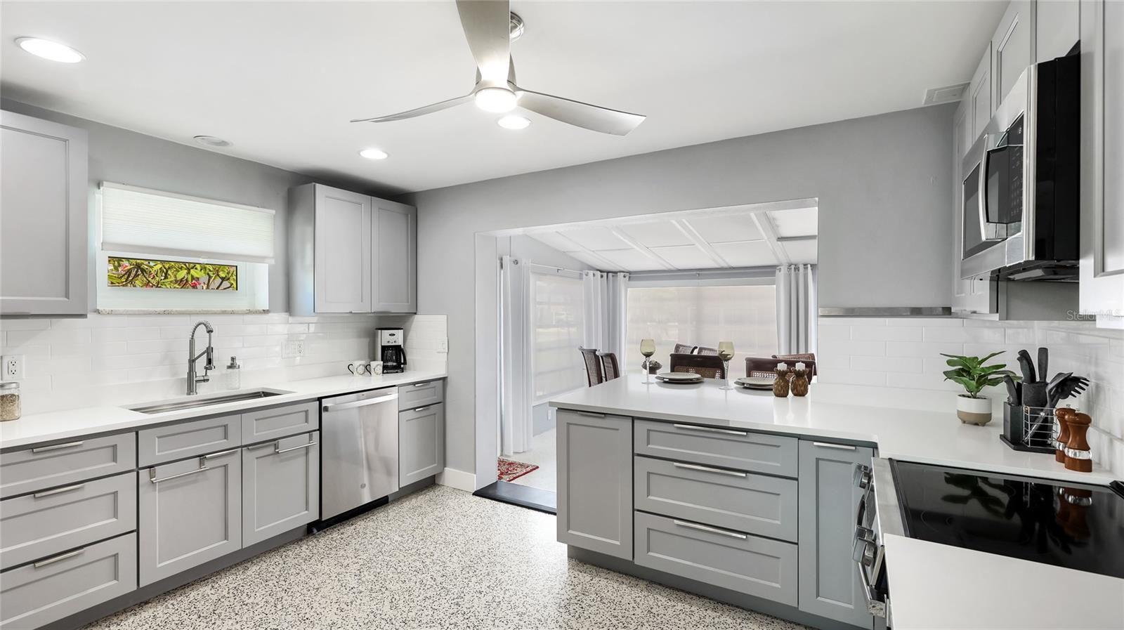 SUNRISE PARK - Residential