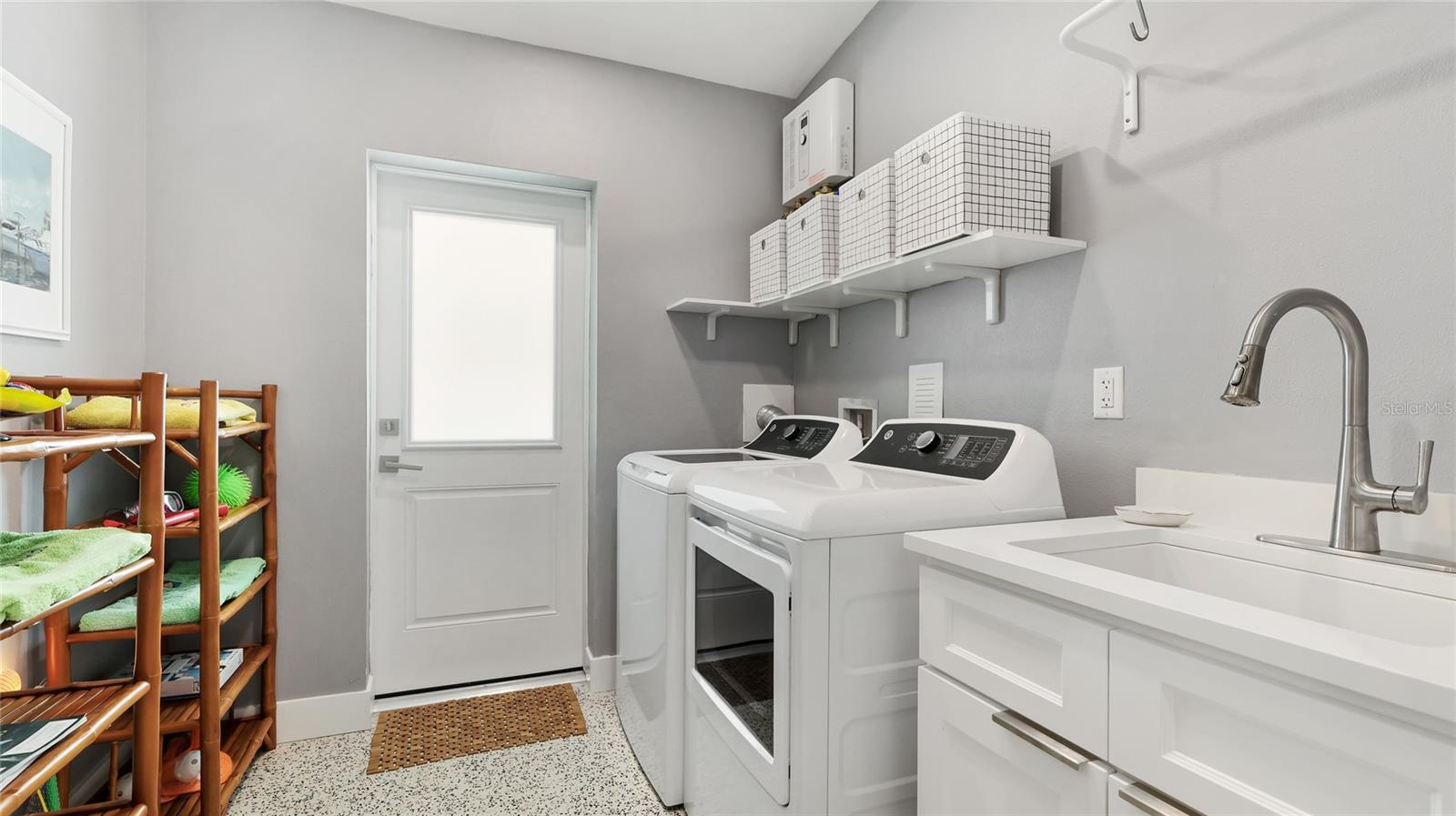 SUNRISE PARK - Residential