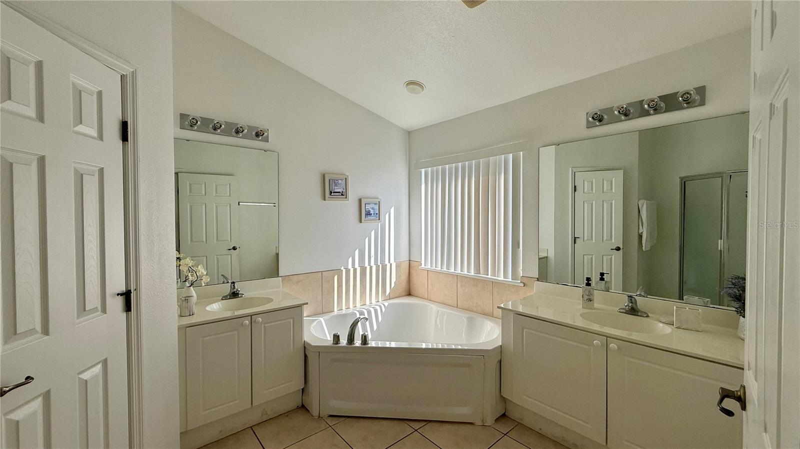 CLUB CORTILE - Residential Lease