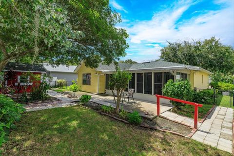 A home in EUSTIS