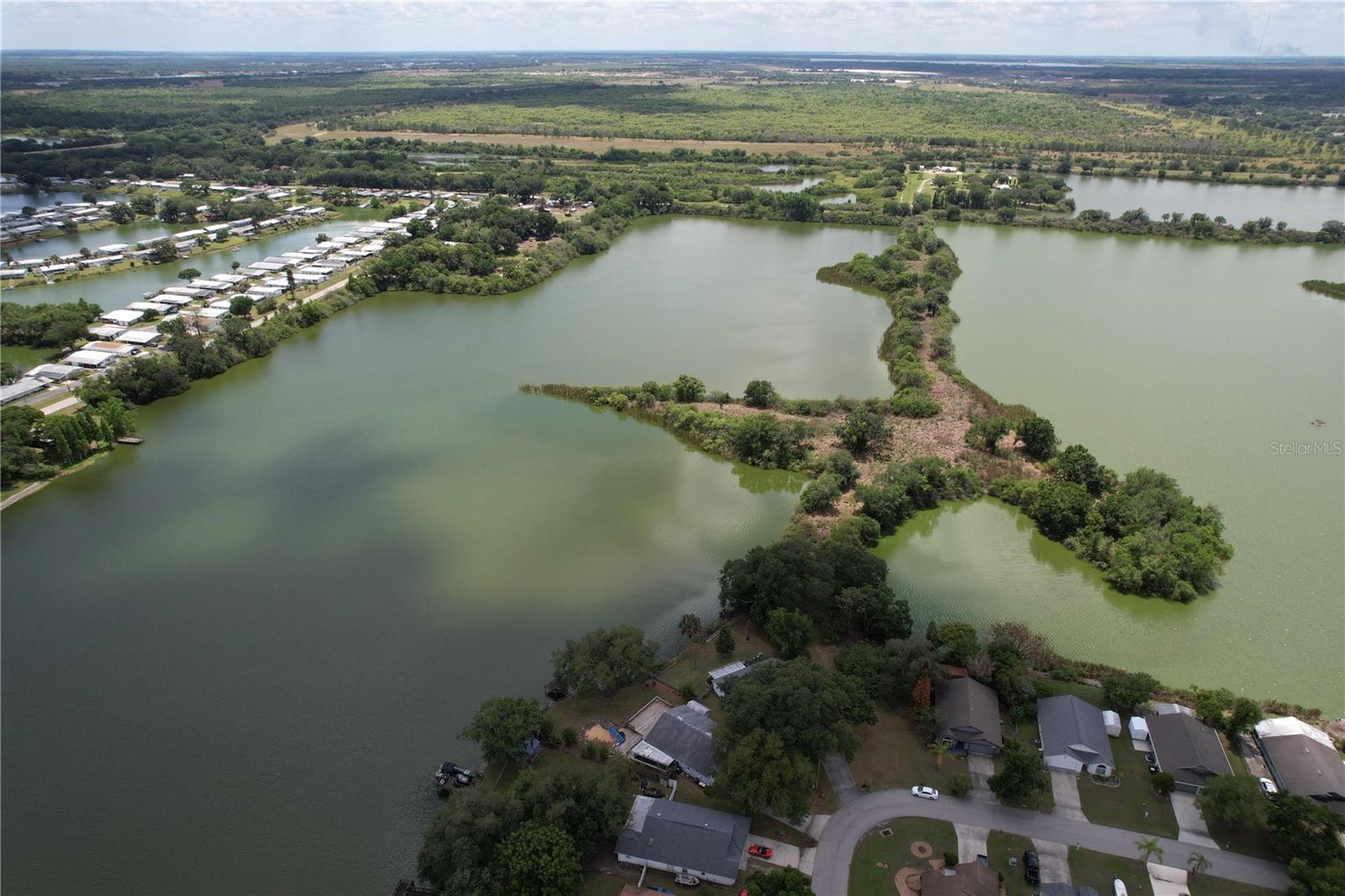 LAKESTHE 02 - Residential