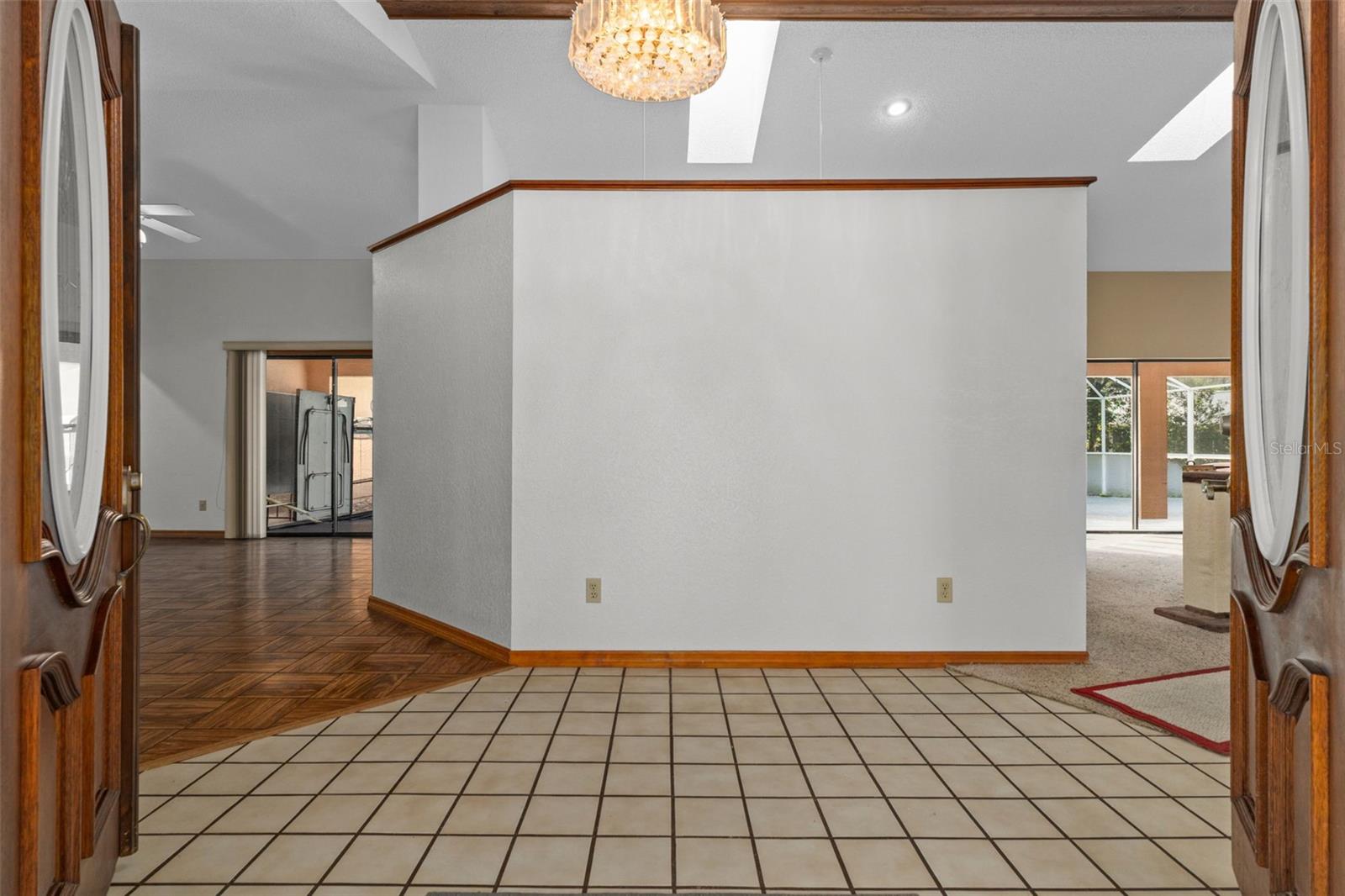 VOSS OAK LAKE ESTATE - Residential
