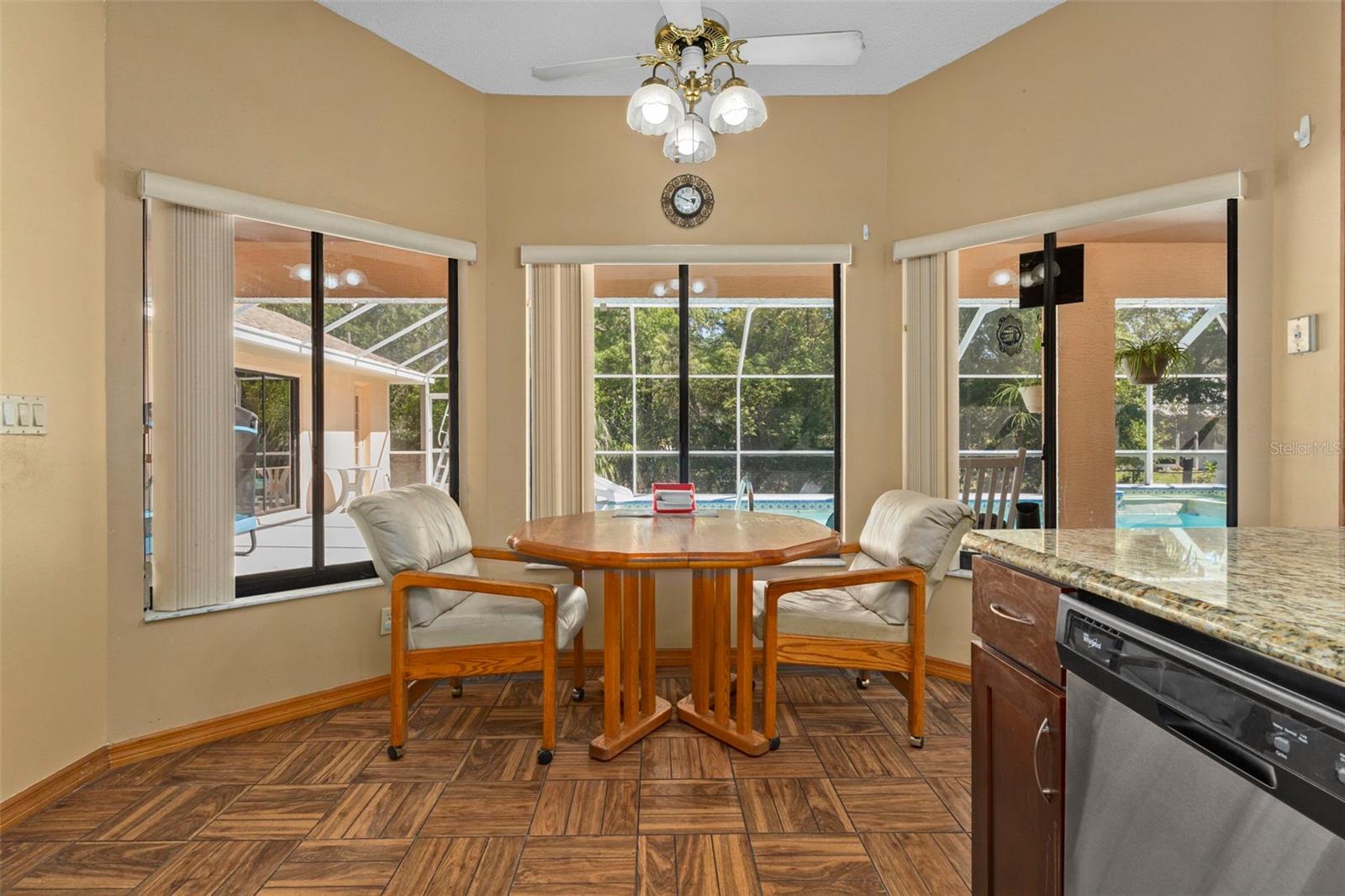 VOSS OAK LAKE ESTATE - Residential
