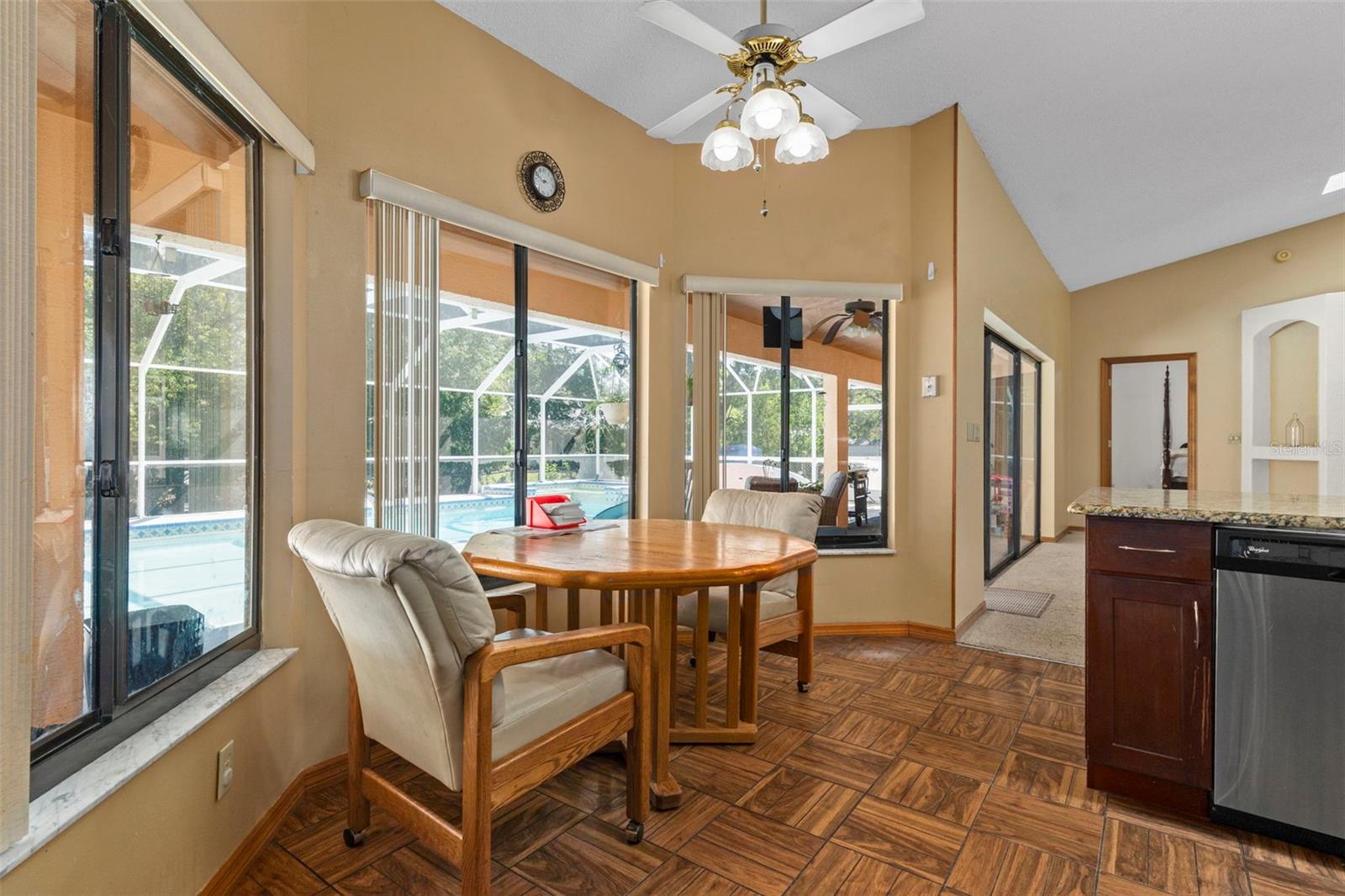 VOSS OAK LAKE ESTATE - Residential