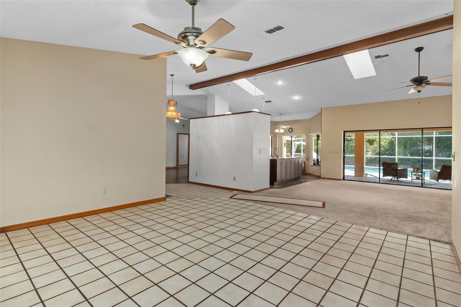 VOSS OAK LAKE ESTATE - Residential