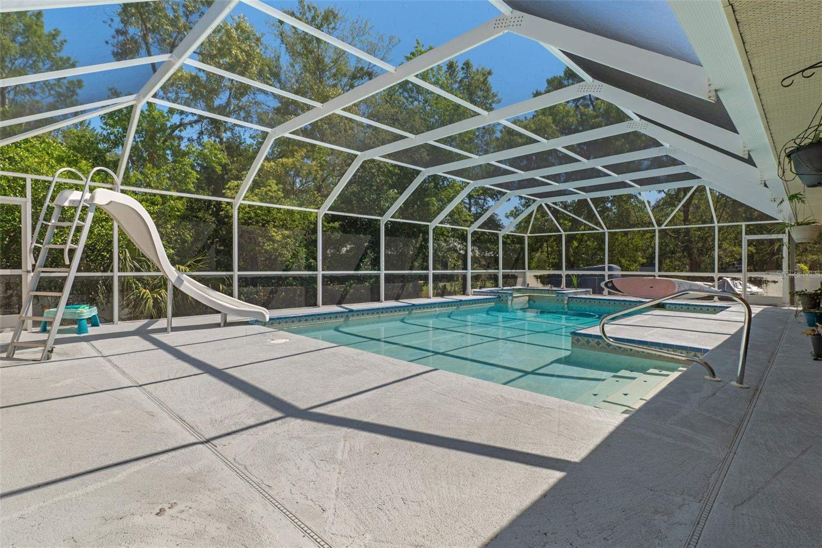 VOSS OAK LAKE ESTATE - Residential