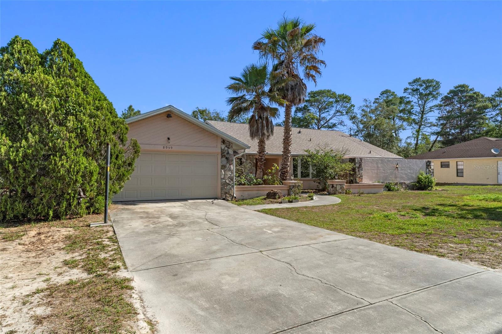 VOSS OAK LAKE ESTATE - Residential