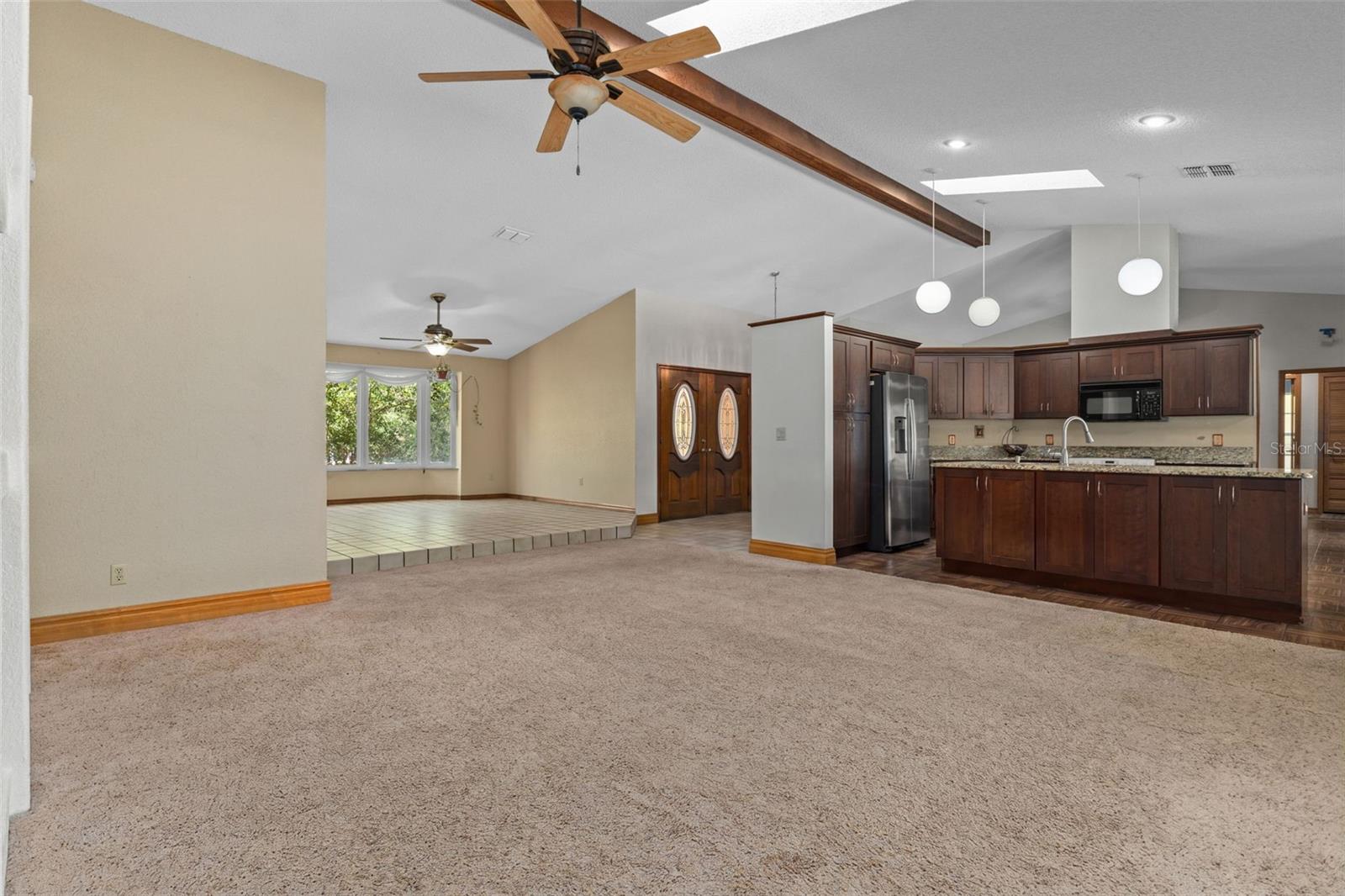 VOSS OAK LAKE ESTATE - Residential