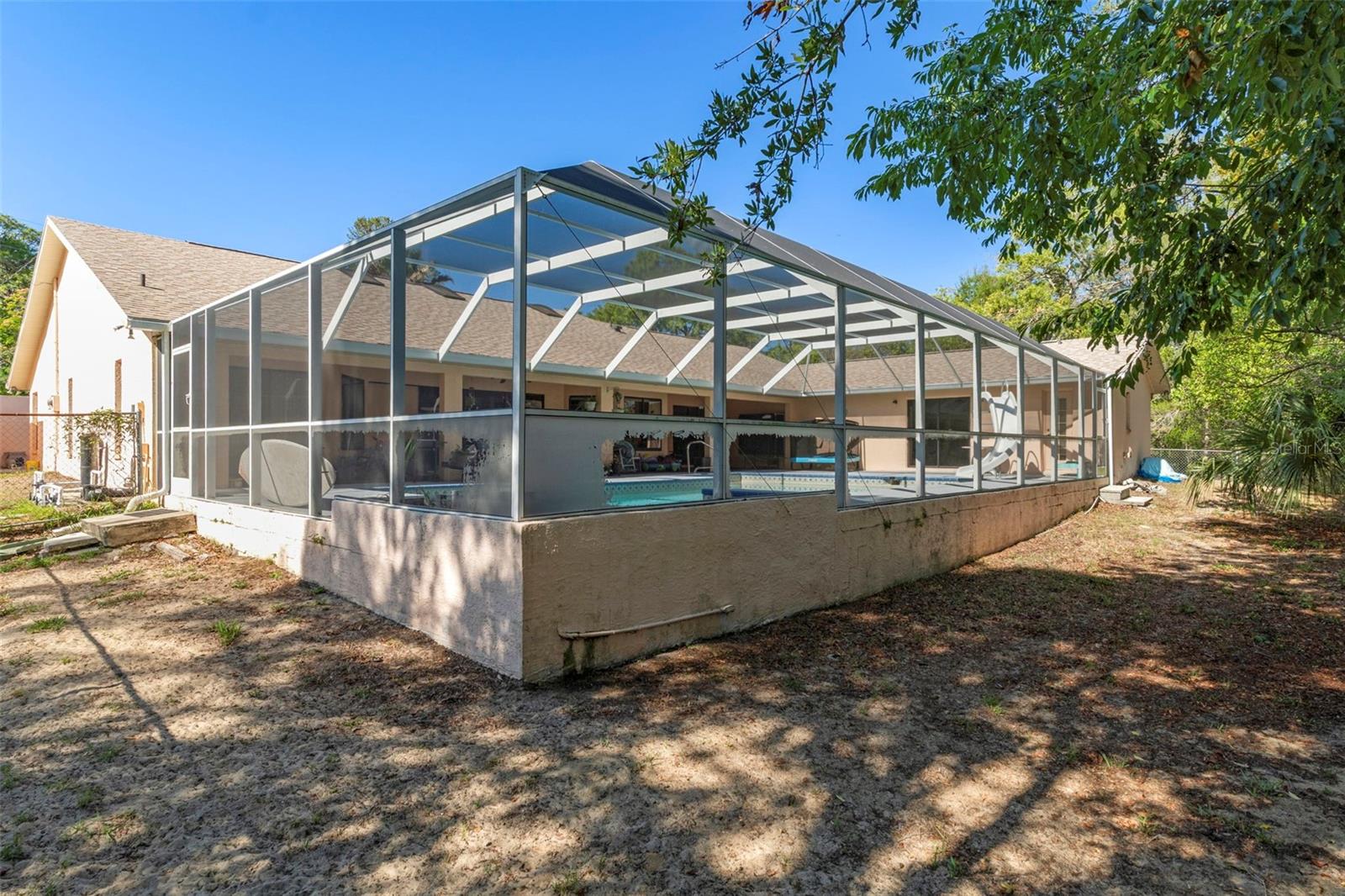 VOSS OAK LAKE ESTATE - Residential