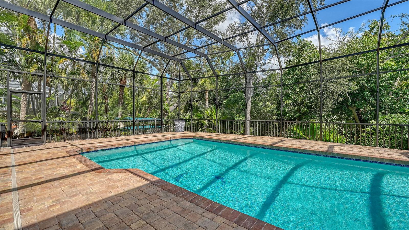 BUCCANEER BAY - Residential