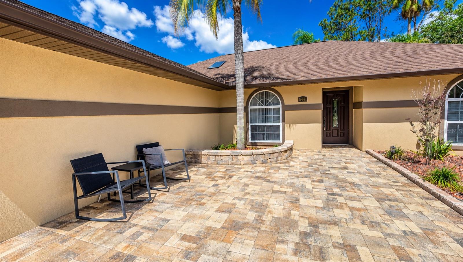 6441 SILVER OAKS DRIVE