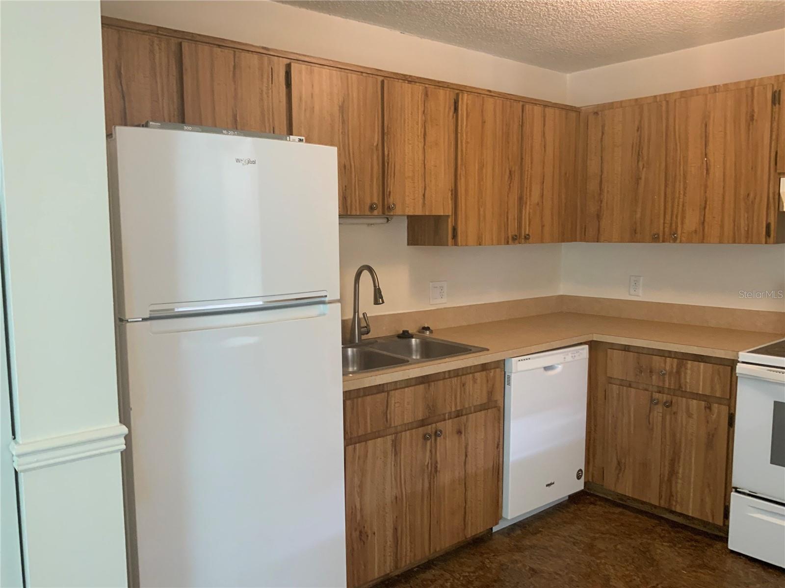 SHADOW LAKES CONDO - Residential