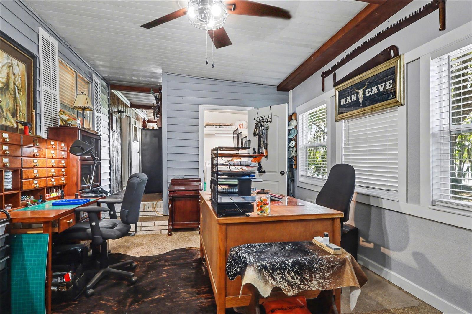 FLORAL LAKES - Residential