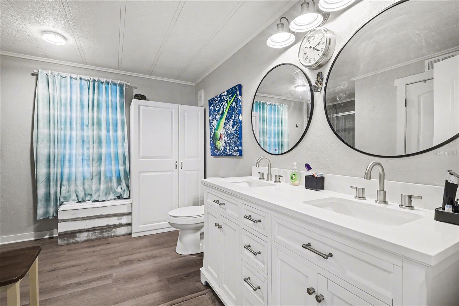 FLORAL LAKES - Residential