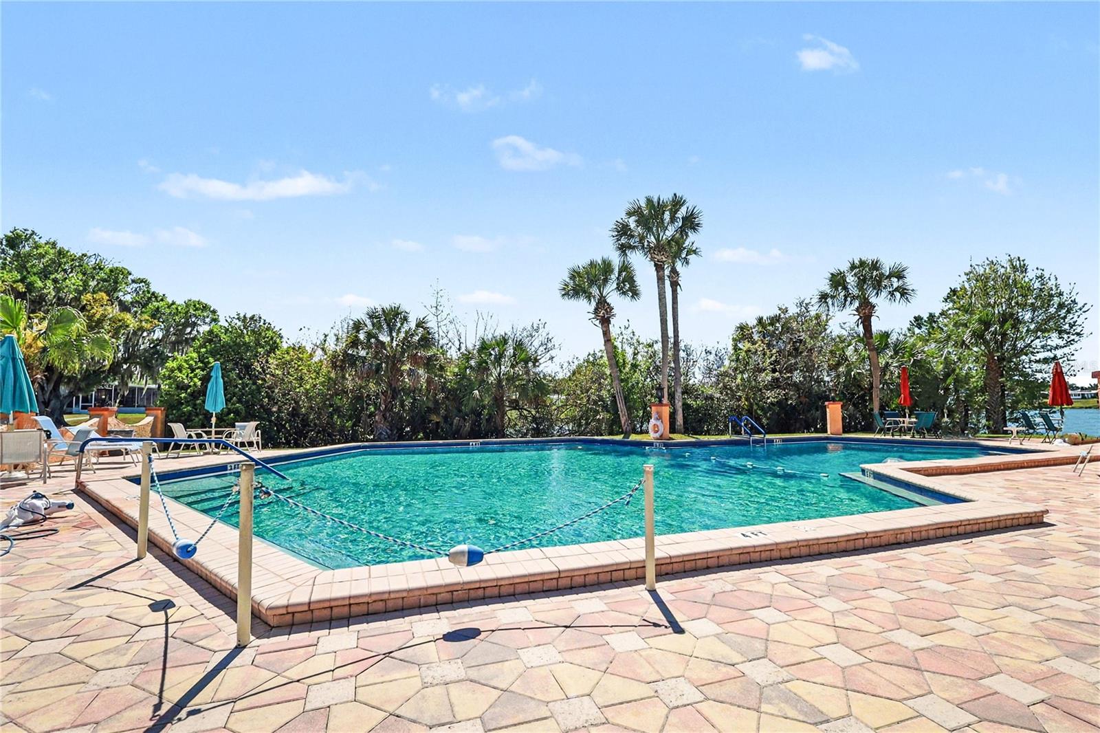 FLORAL LAKES - Residential