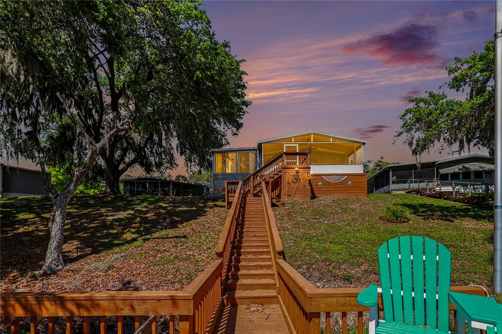 FLORAL LAKES - Residential