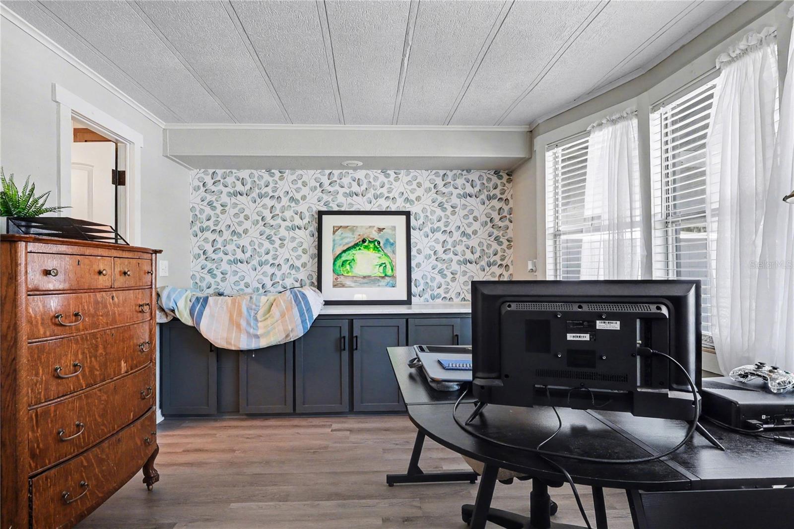 FLORAL LAKES - Residential