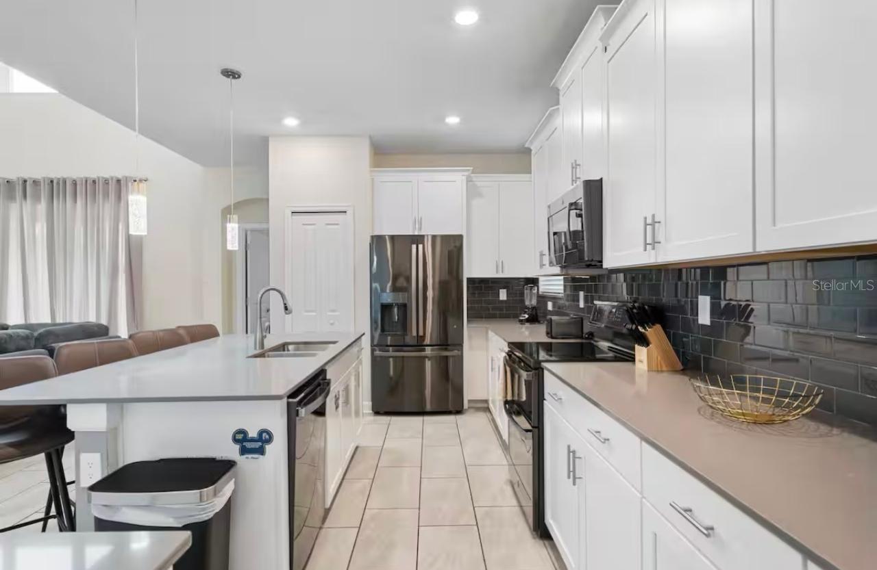 COVE AT STOREY LAKE III - Residential