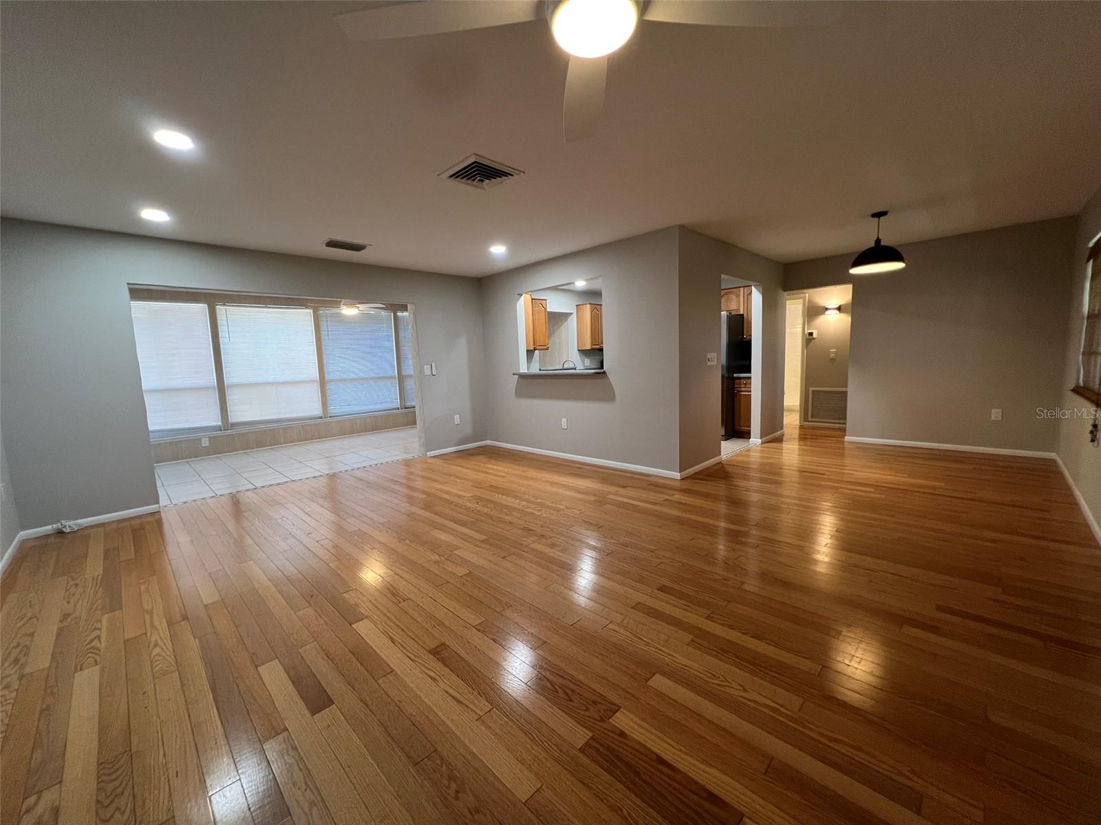 SORRENTO VILLAS 4 - Residential Lease