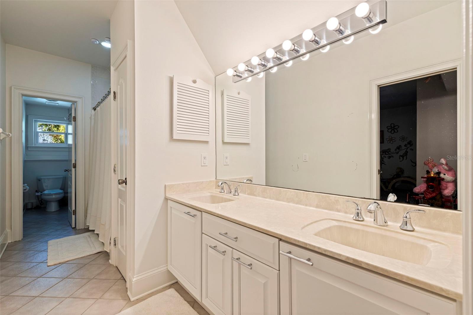 TAMPA PALMS - Residential