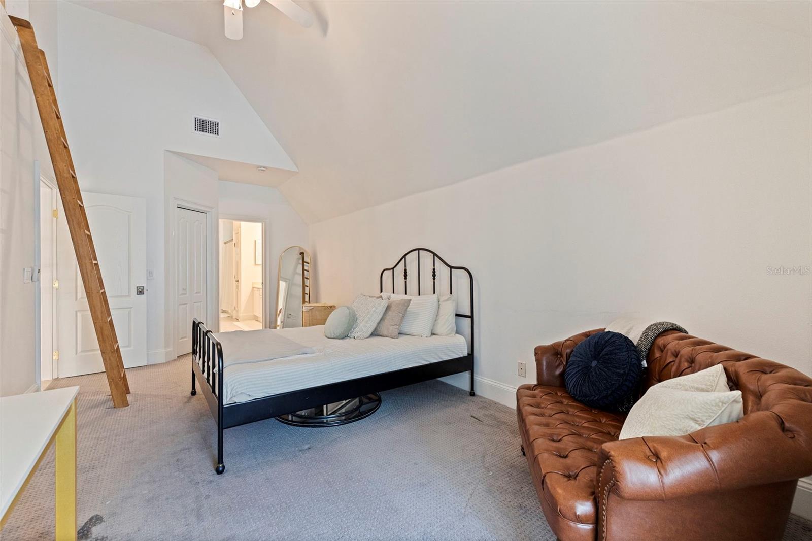 TAMPA PALMS - Residential