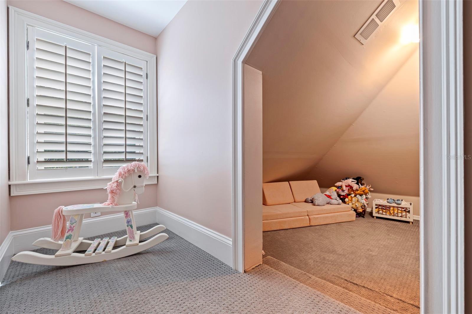 TAMPA PALMS - Residential