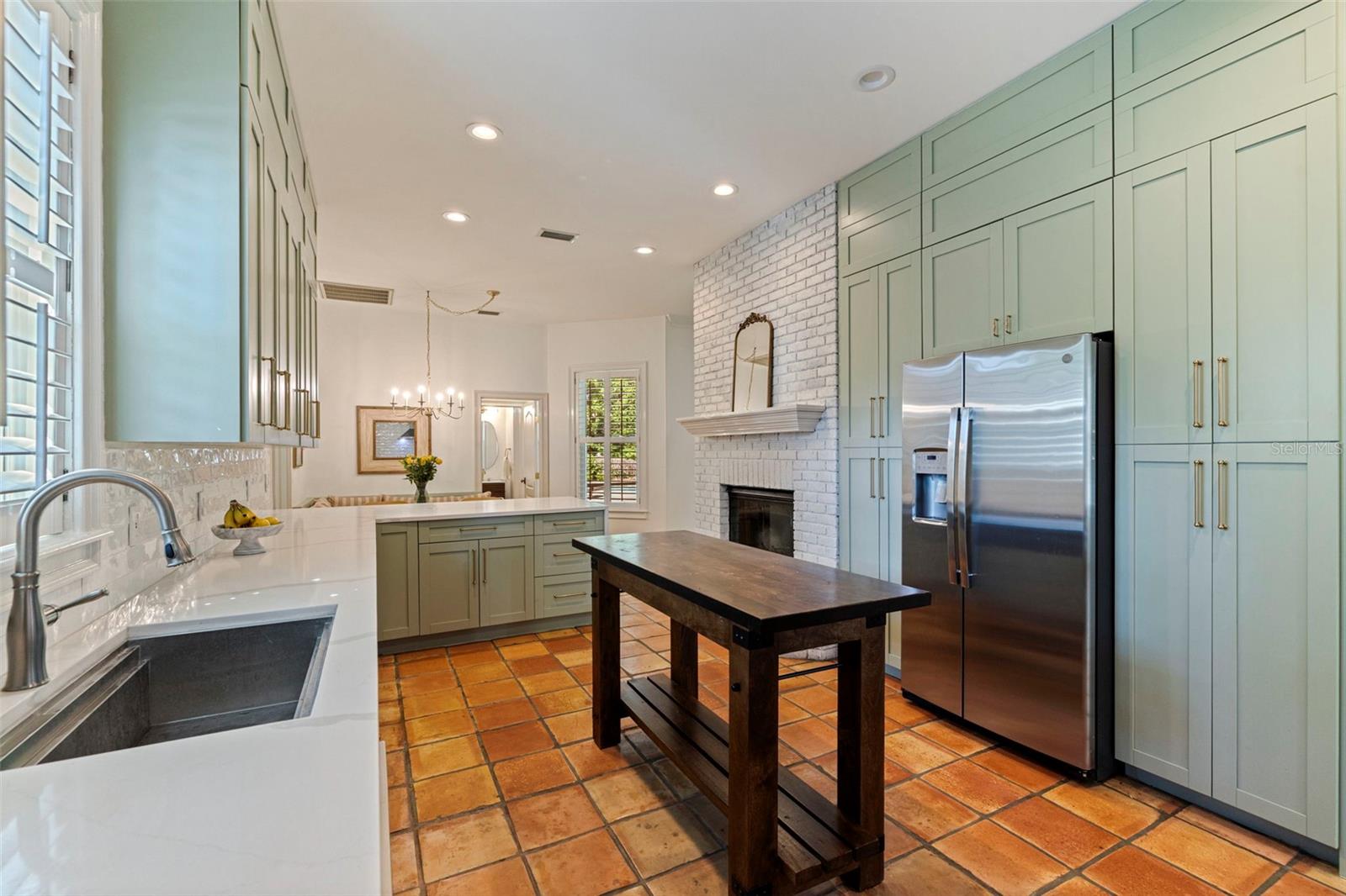 TAMPA PALMS - Residential