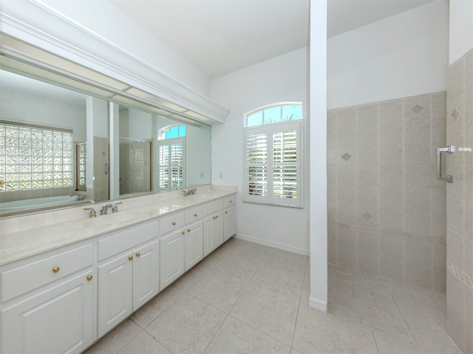 SAWGRASS - Residential
