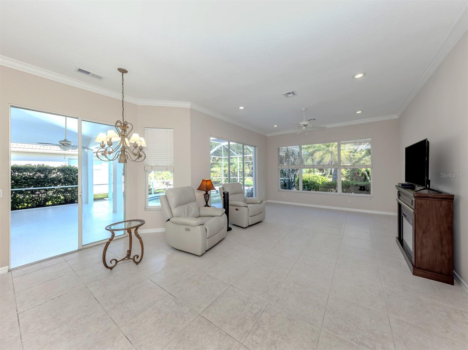 SAWGRASS - Residential