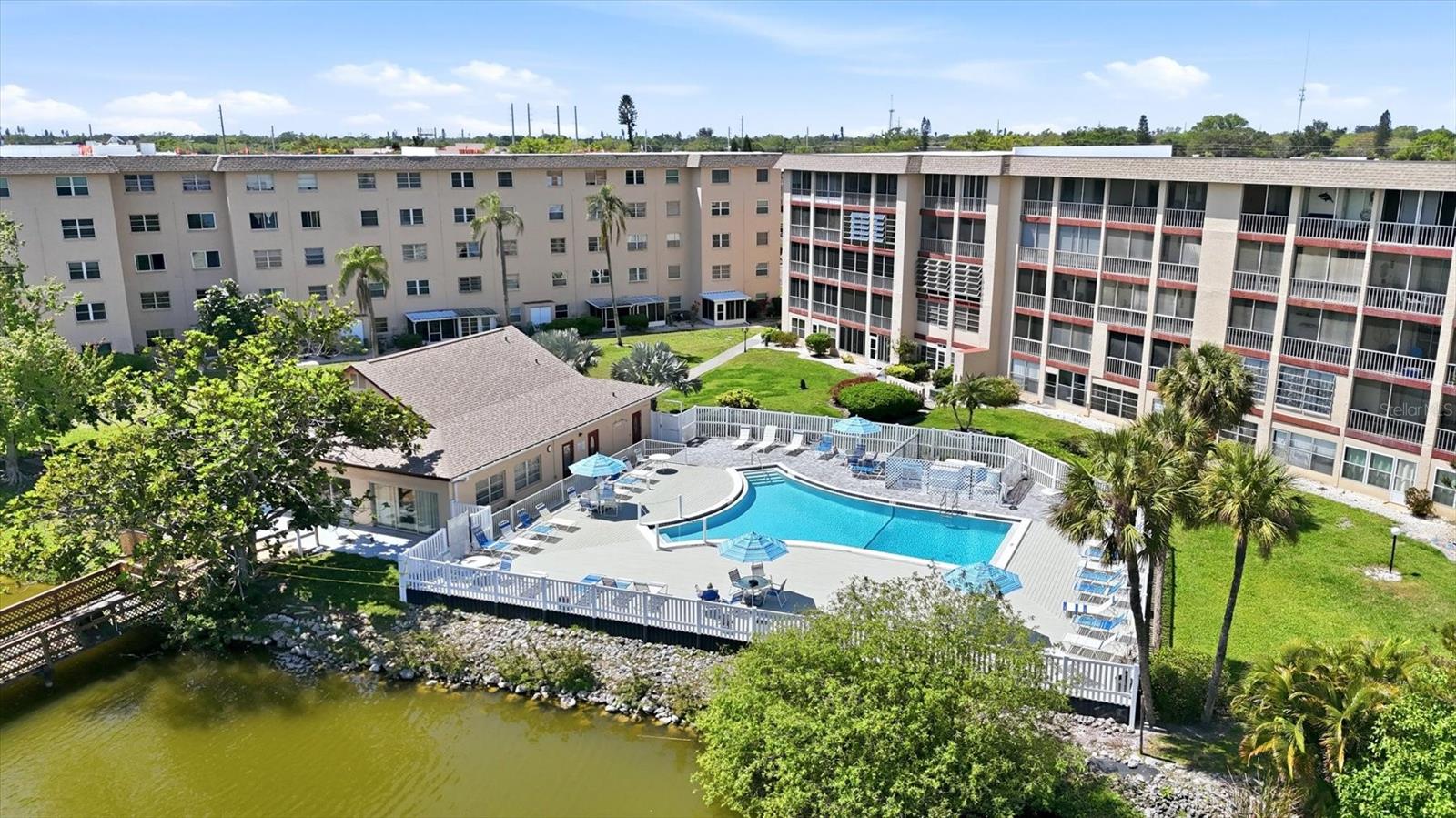 BAYSHORE ON THE LAKE APTS SEC 2 - Residential