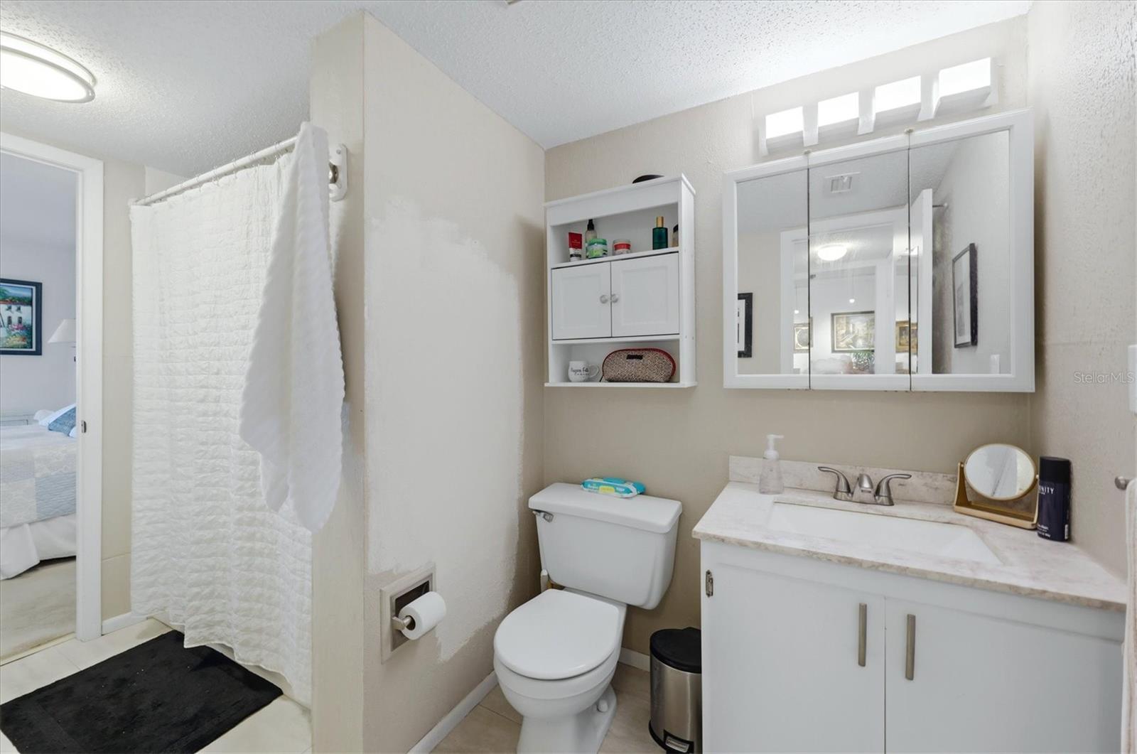 BAYSHORE ON THE LAKE APTS SEC 2 - Residential