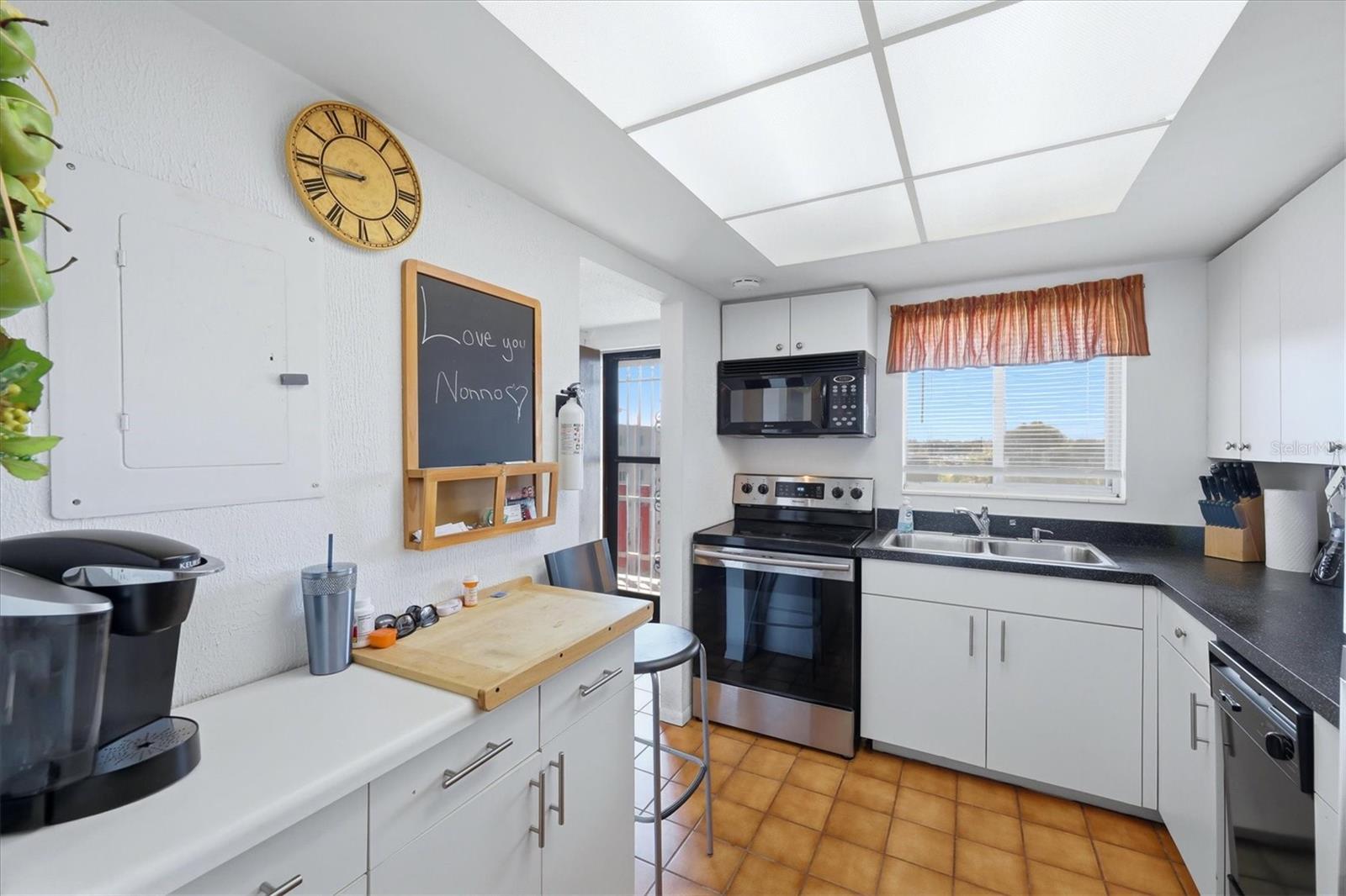 BAYSHORE ON THE LAKE APTS SEC 2 - Residential