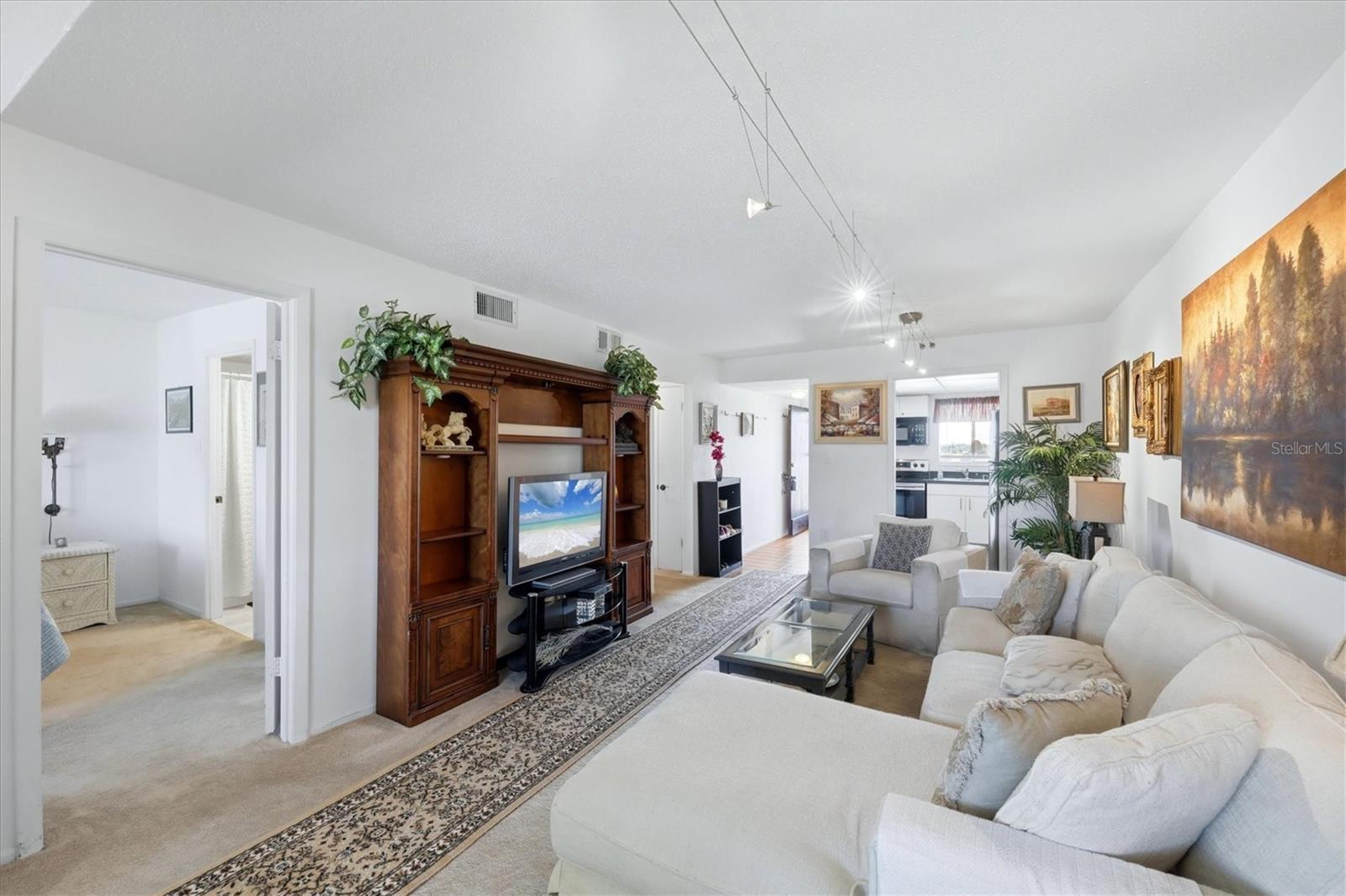 BAYSHORE ON THE LAKE APTS SEC 2 - Residential