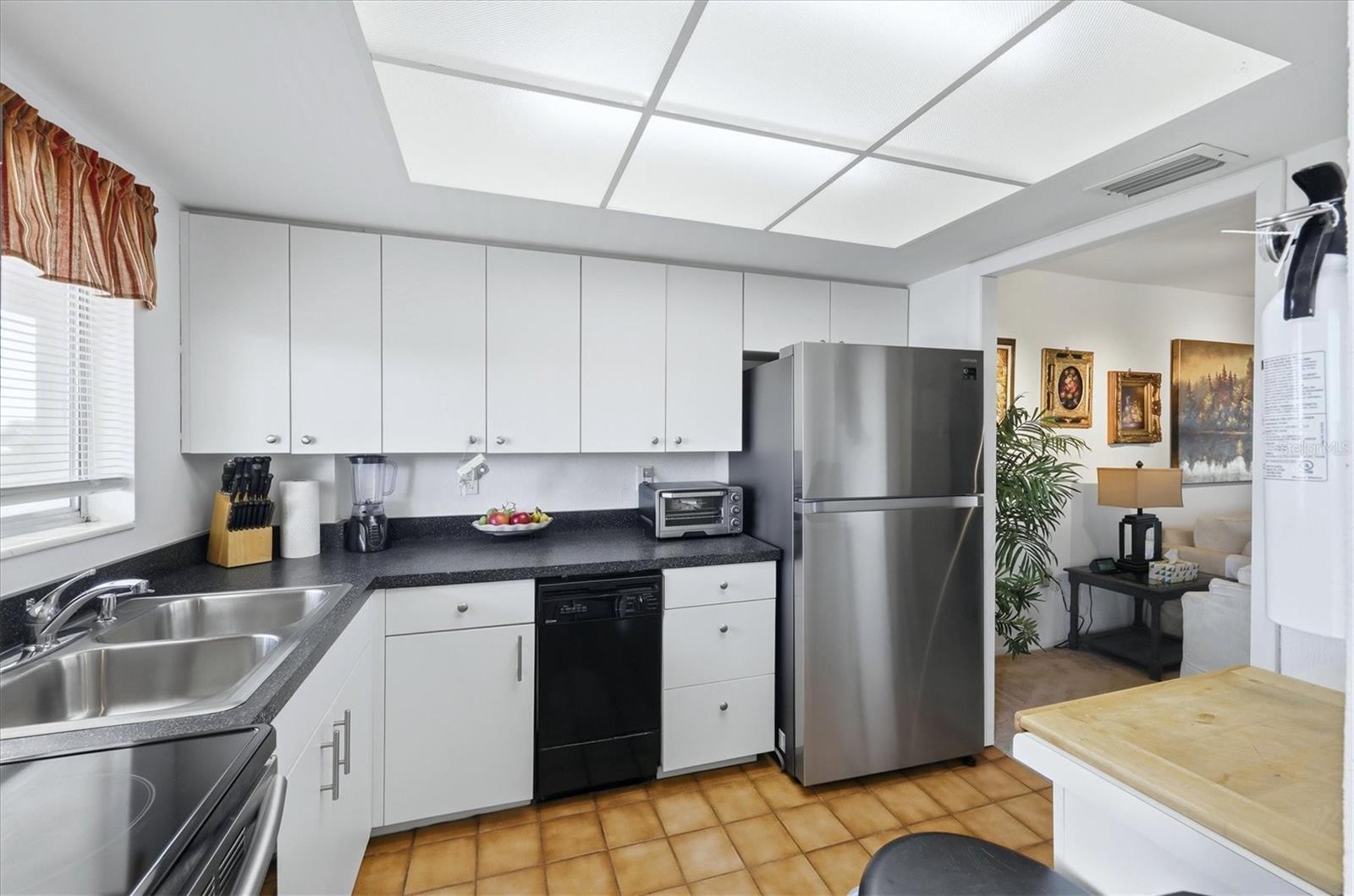 BAYSHORE ON THE LAKE APTS SEC 2 - Residential