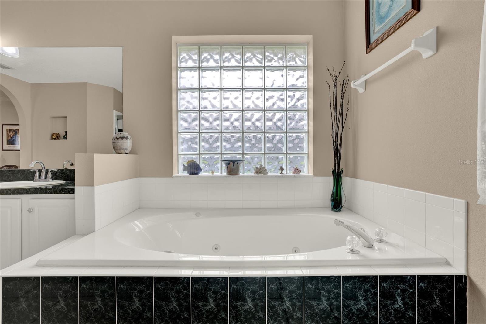 HILLS OF LAKE LOUISA SUB - Residential