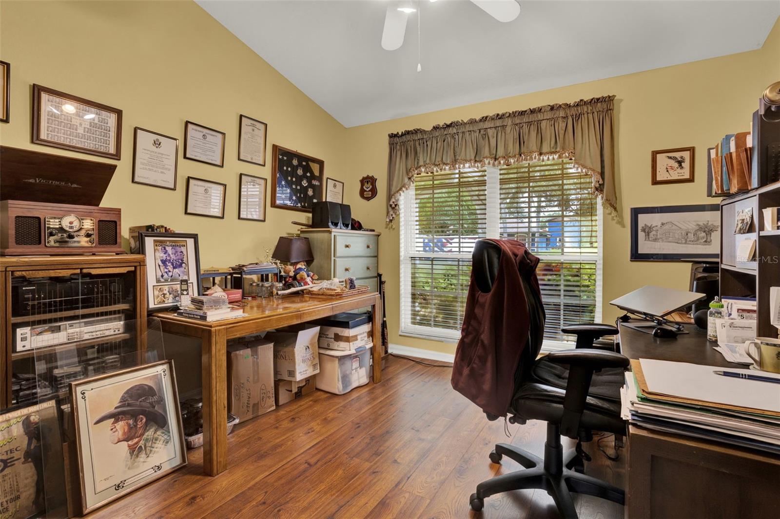 HILLS OF LAKE LOUISA SUB - Residential