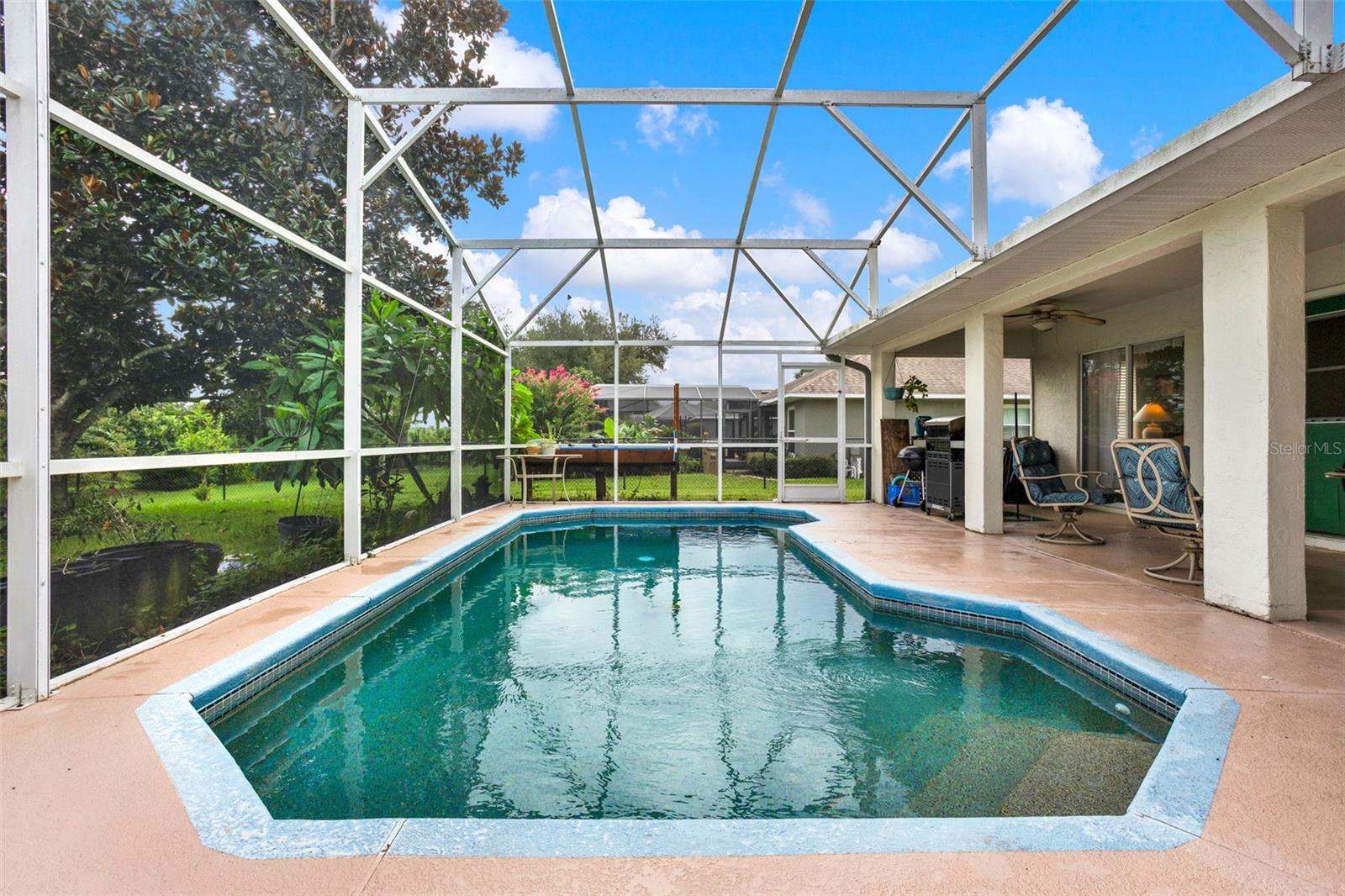 HILLS OF LAKE LOUISA SUB - Residential