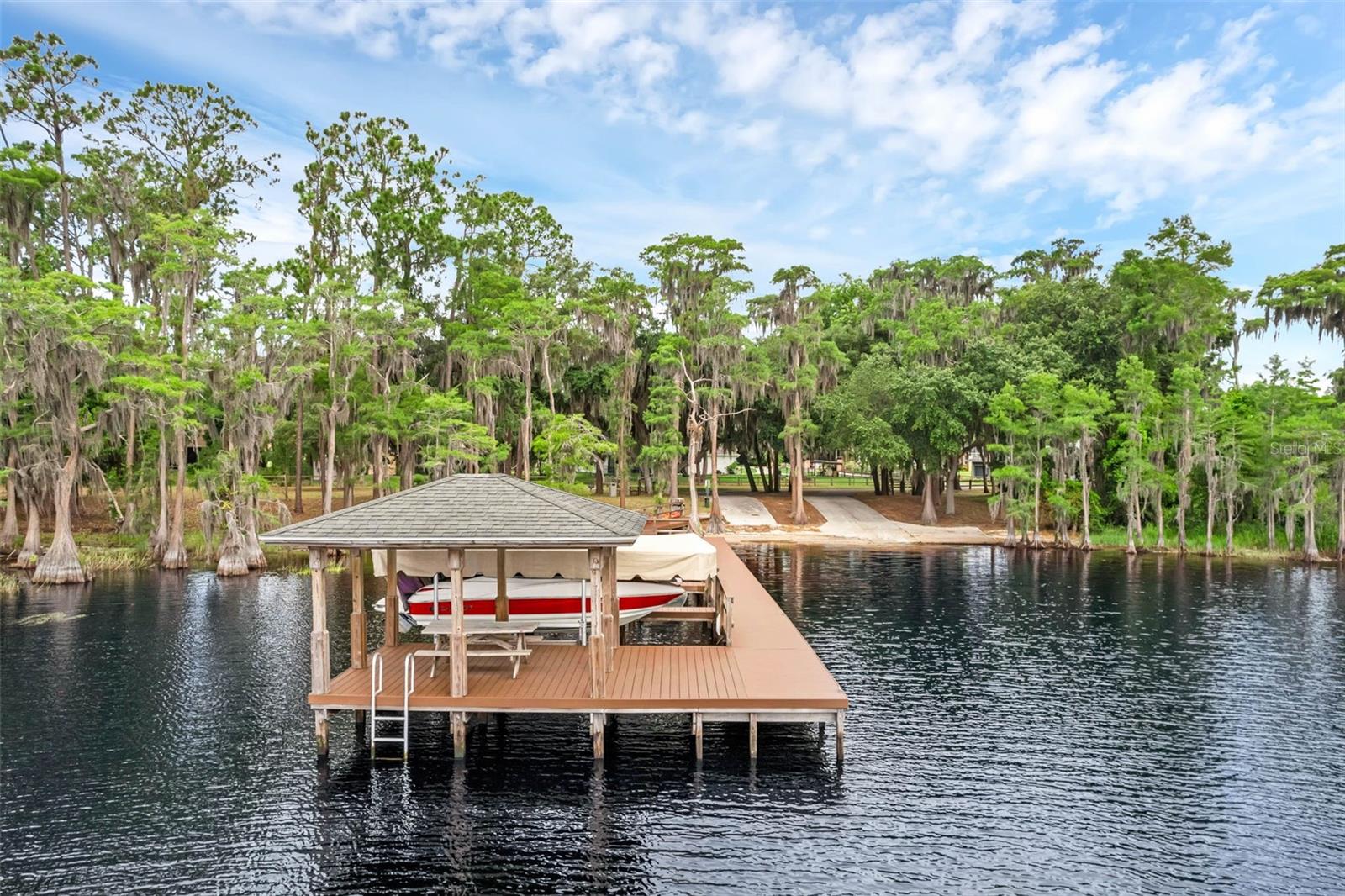 HILLS OF LAKE LOUISA SUB - Residential