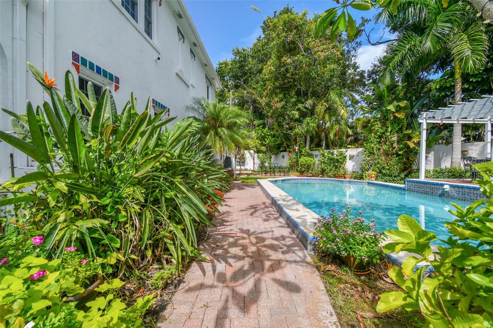 GRANADA TERRACE ADD - Residential