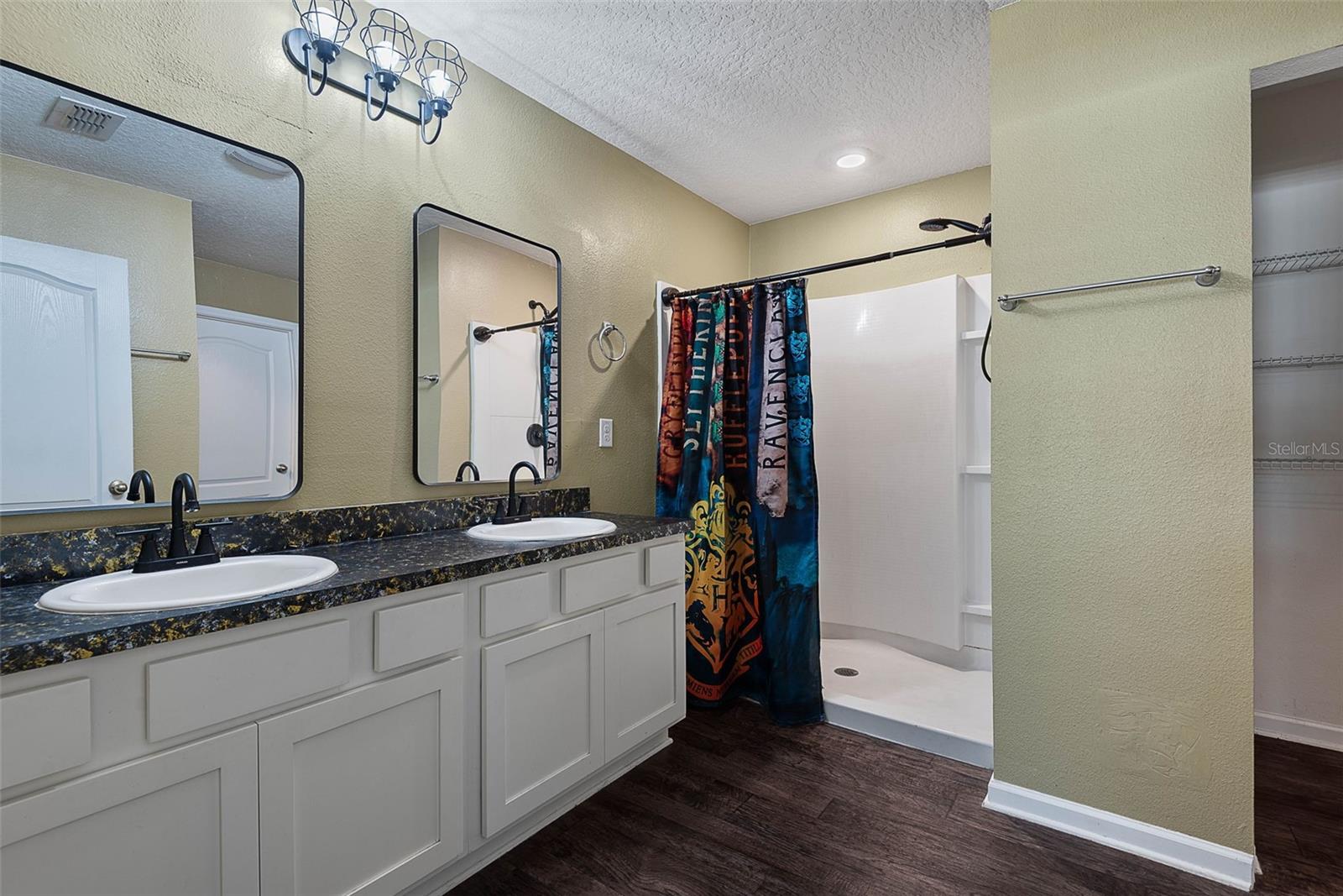 BELLE TERRE - Residential